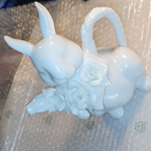 Bunny Rabbit and Rose's Teapot 🫖 - Picture 2 of 12